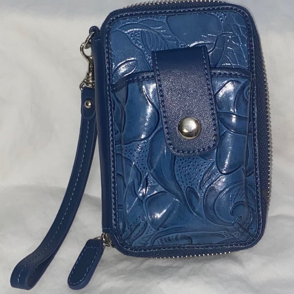 Wristlet Wallet with Cell Phone/Cigarette Holder